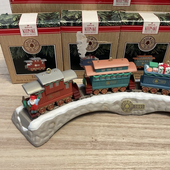 5 PC IN BOXES HALLMARK ORNAMENT TRAIN SET CLAUS & CO R.R. 1991 w Train Trestle - Picture 4 of 5